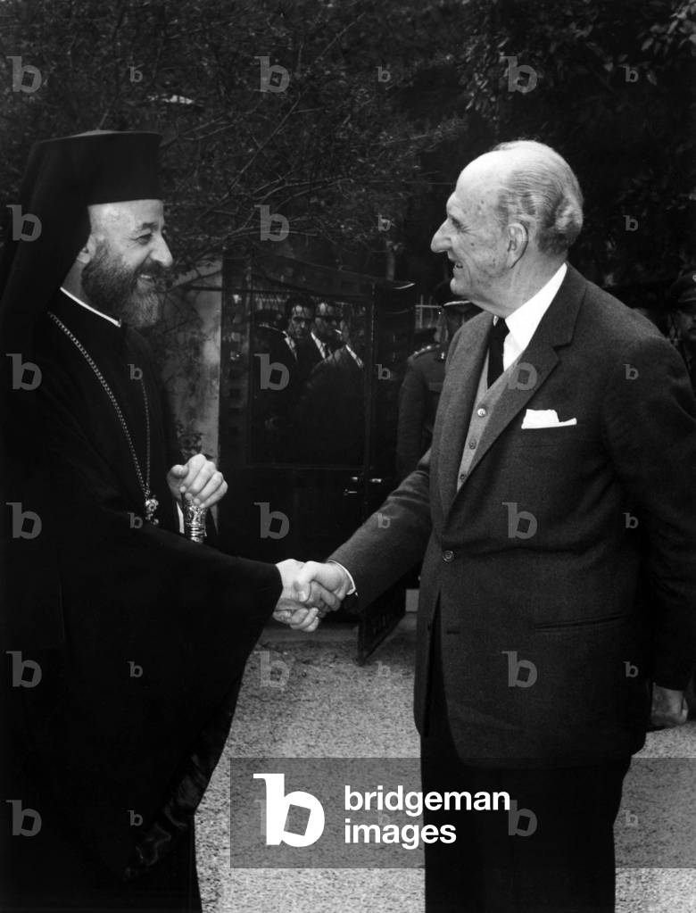 Monsignor Makarios a Athenes received by the President of the Council Georges Papandreou on 11 April 1964