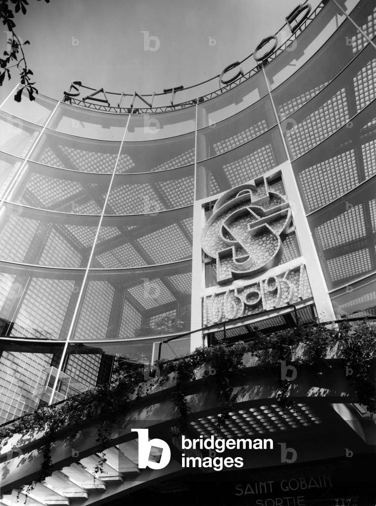 World Fair in Paris, 1937 : the pavilion of Saint Gobain (glass), architect : Rene Coulon, Art Deco style