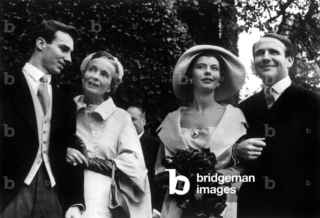 Wedding of model Nina Dyer and prince Sadruddin Aga Khan in Bellerive, Switzerland, August 20, 1957 : l-r : prince Karim Agan Khan, his mother Joan Barbara Yarde-Buller, Nina Dyer and Sadruddin Aga Khan