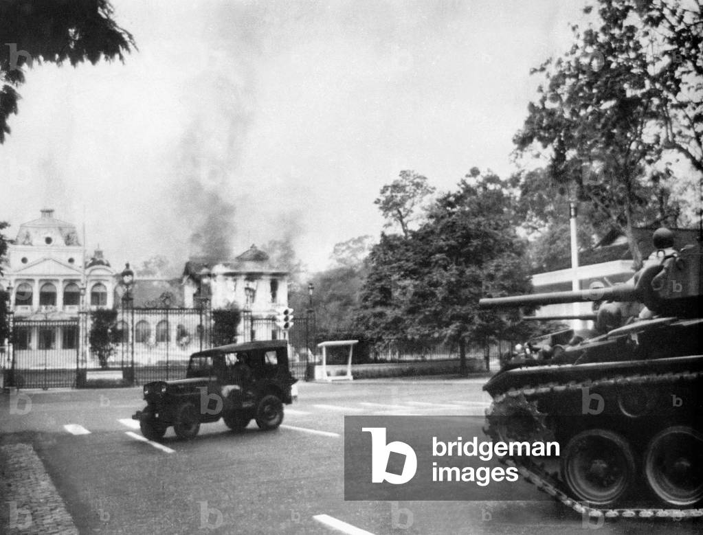 Two rebellious planes have just bombarded the palace of President Ngo Dinh Diem (1901-1963) in Saigon in the south of Vietnam, March 5, 1962