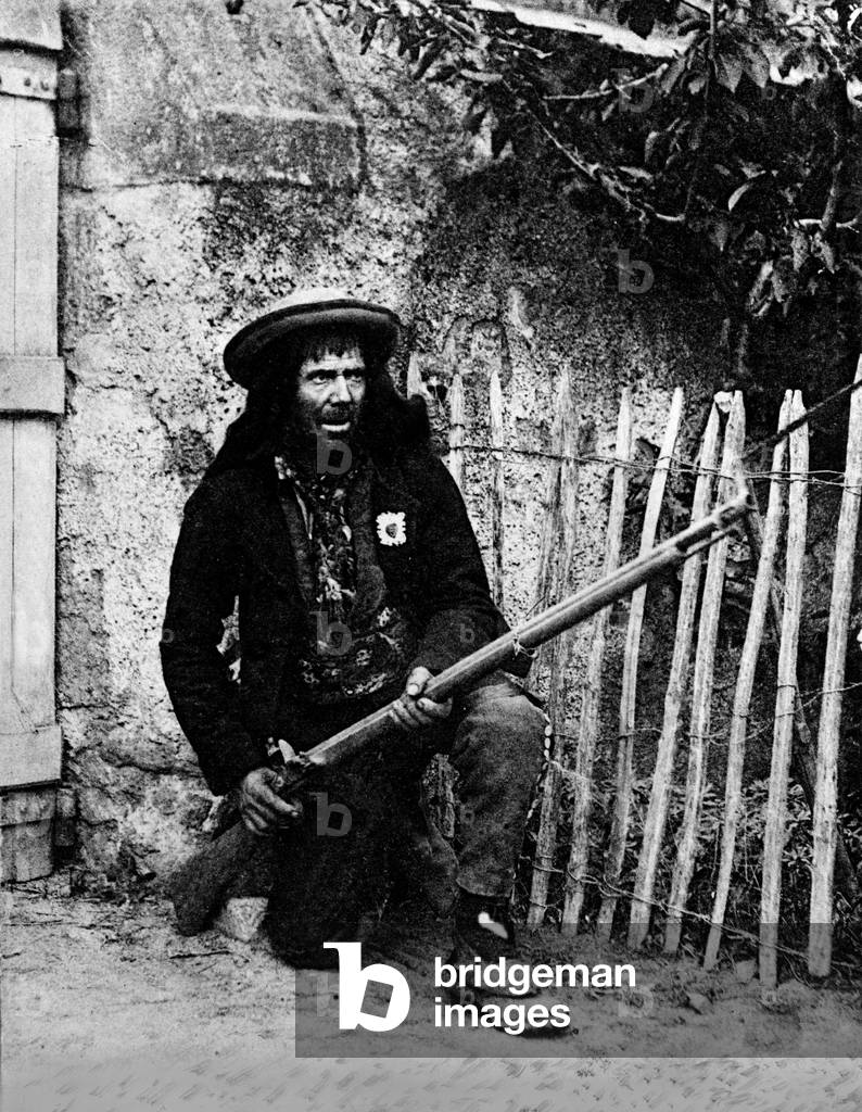 vendean man armed with shotgun, Vendee, France 19th century (photo)