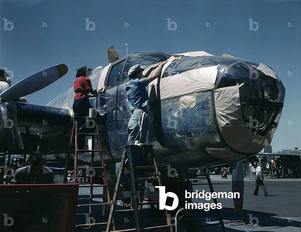 North American B-25 bomber is prepared for painting on the outside assembly line, N[orth] A[merican] Aviation, Inc., Inglewood, Calif Octobre 1942