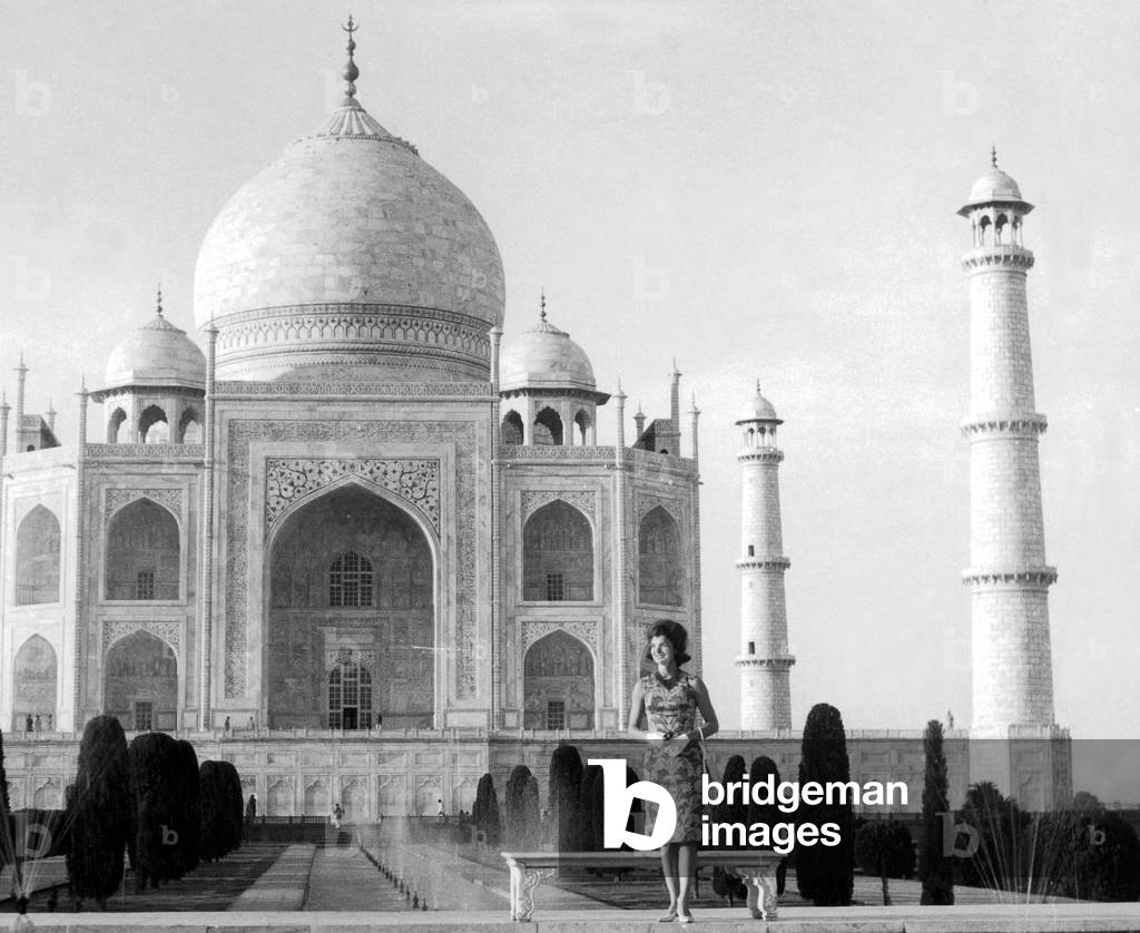 Jackie Kennedy in front of the Taj Mahal, India, March 15, 1962