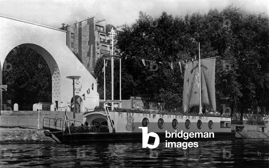 World fair, Paris, 1937 : the barge of the French protestant federation
