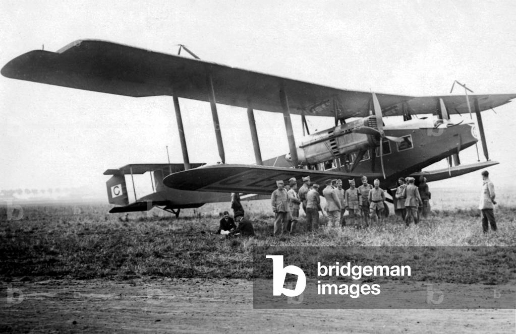 Handley Page 0-400 airplane, bomber converted into transport aircraft ww1