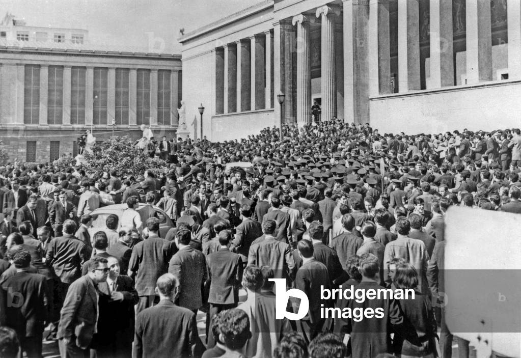 Students demonstrating against the nomination of Panagiotis Kanellopoulos for Prime Minister, 7th April 1967 (b/w photo)