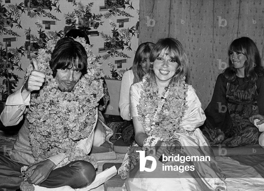 George Harrison celebrating his 25 years old with Patti Boyd and Cynthia in 1967 in India