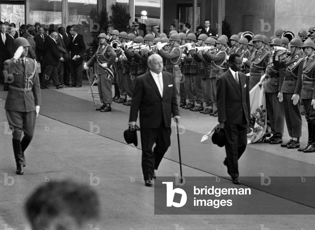 Austrian chacellor Alfons Gorbach and Prime Minister of Senegal Mamadou Dia at his arrival in Vienna, October 5, 1961