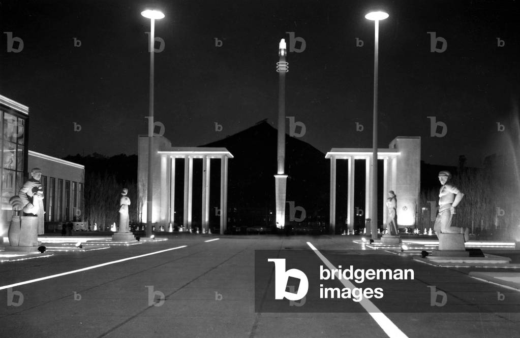International exhibition about technics of water in Liege, Belgium, 1939 : main entrance, by night