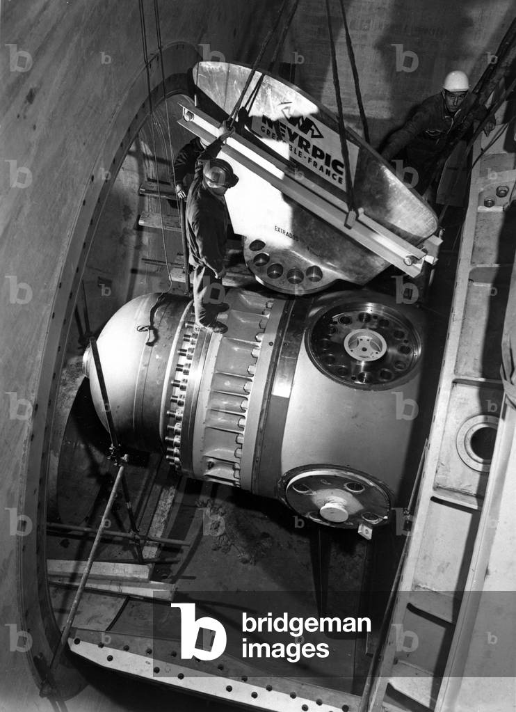 1st tidal power station in Rance (France) on November 25, 1966