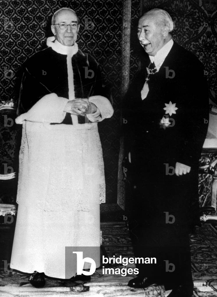 Meeting between pope Pius XII and President of FRG Theodor Heuss during his visit in Italy, November 29, 1957