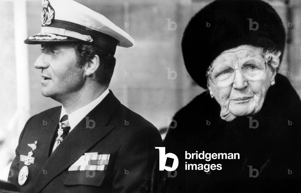 king Juan Carlos of Spain received by Queen Juliana of Holland during his official visit in Holland March 24, 1980
