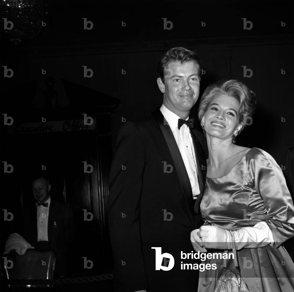 Troy Donahue et Angie Dickinson au Golden Globes a Hollywood le 8 mars 1960