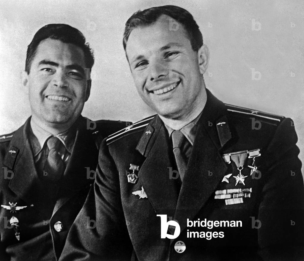 Sovietic cosmonauts Andrian Nikolaiev and Yuri Gagarin in uniform on August 17, 1962 Neg: 81724PL