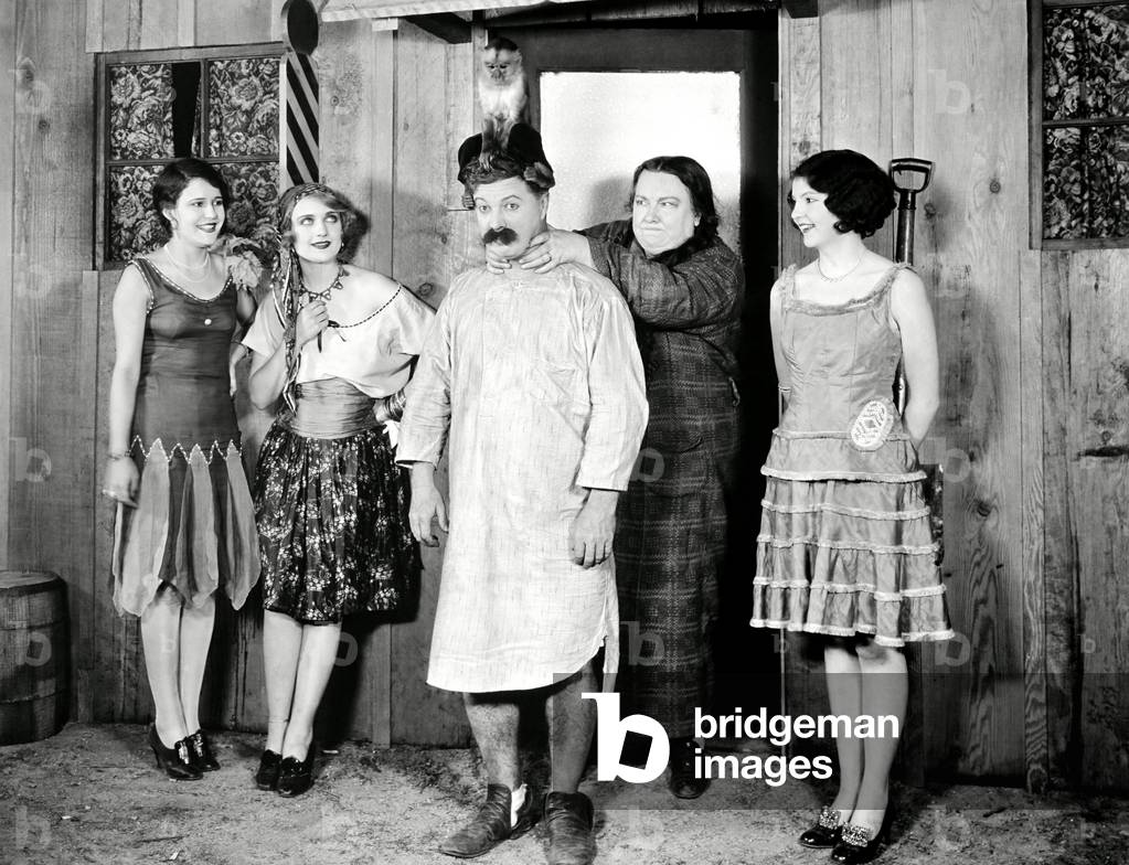 Image of A GOLD DIGGER OF WEEPAH, from left, Mary Mayberry, Carole