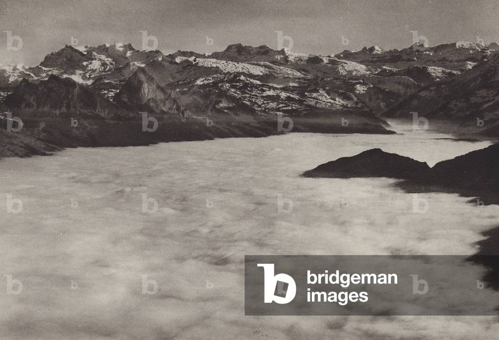 Rigi, Uber dem Nebelmeer (foto in b/n)