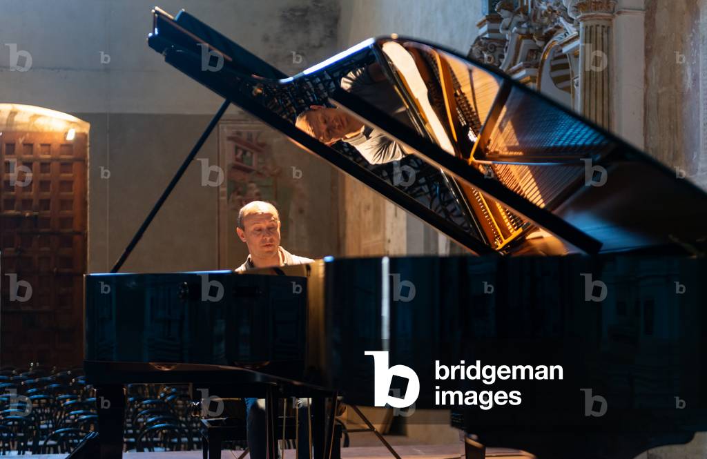Bild von Fotografie "Der Pianist Nelson Goerner" 2019 von Michel Garnier