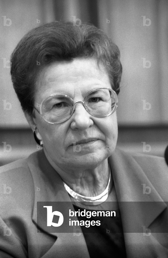 Immagine di Fotografia "Ministro della famiglia Ursula Lehr (CDU Germania) durante una conferenza stampa a Bon