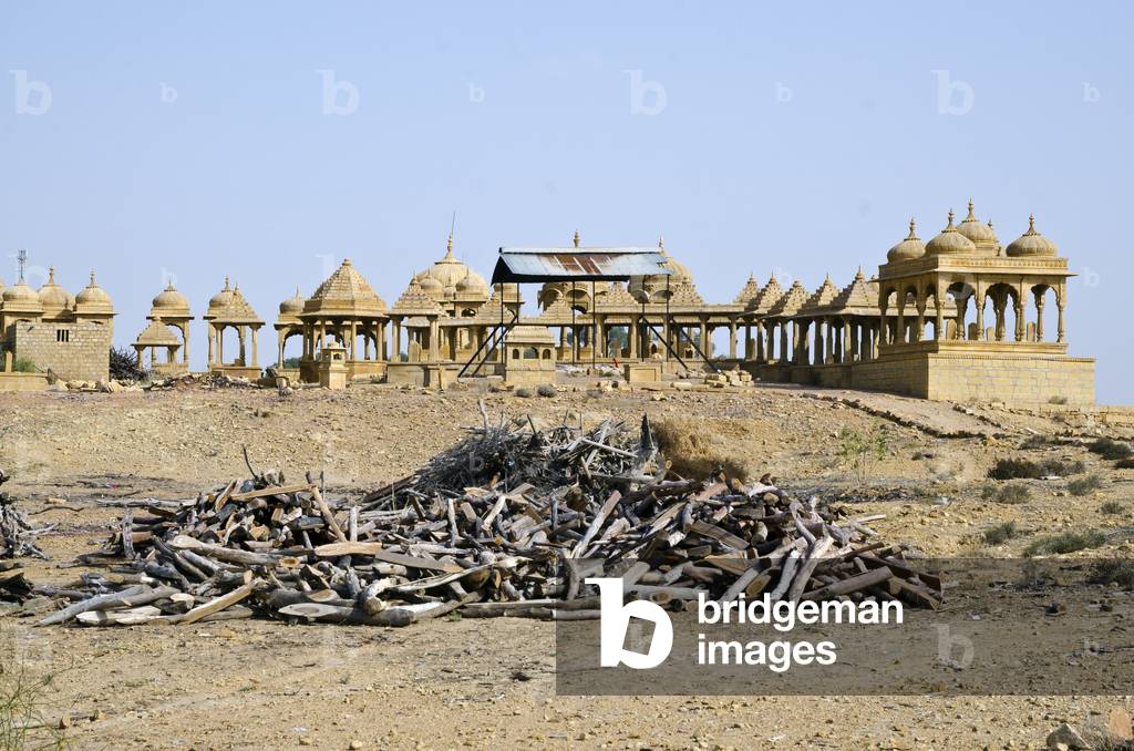 Vyas Chhatri - Elaborate cenotafi di arenaria e legna da ardere su terreni di cremazione Brahmin, Jaisalmer, R