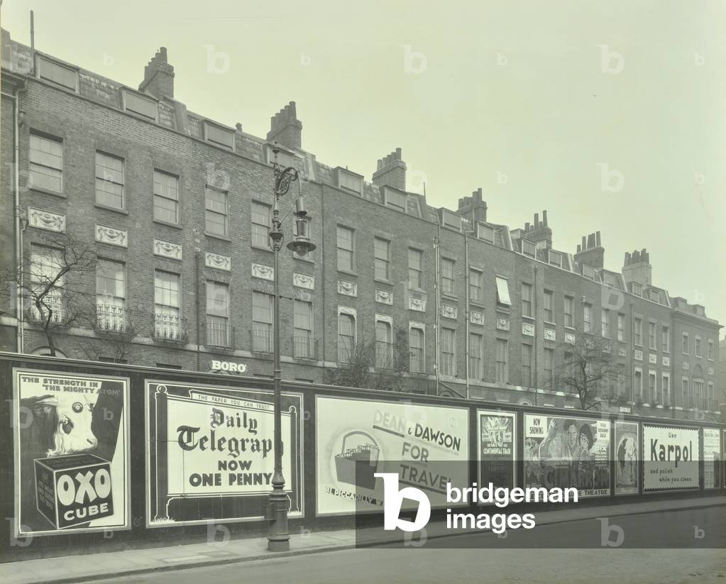 Immagine di Fotografia "Kensington High Street: Upper Phillimore Place" 1931 di English Photographer