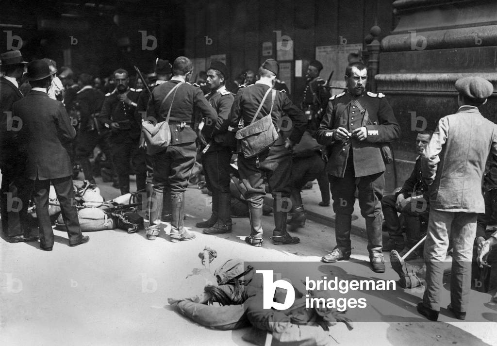 Immagine di Fotografia "Partenza dei soldati francesi per il fronte di Parigi" 1914, b/w
