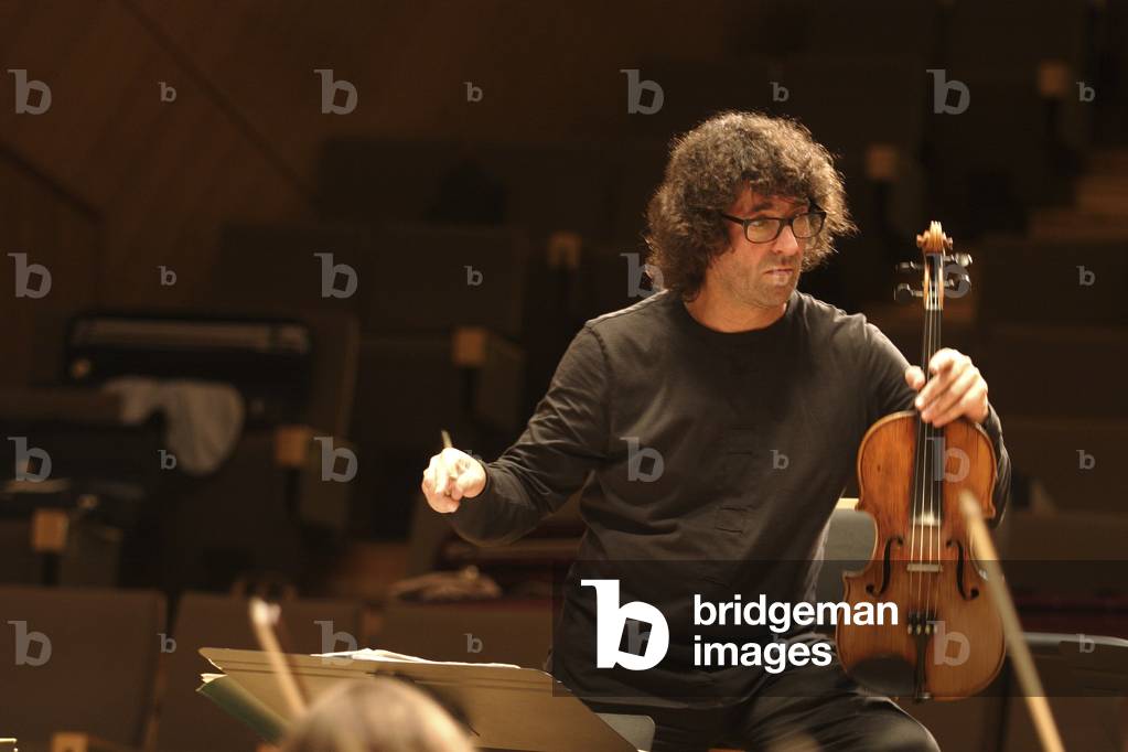 Yuri Bashmet - violista e direttore d'orchestra russo in una prova a Parigi, giugno 2007. b.24 gennaio 1953.