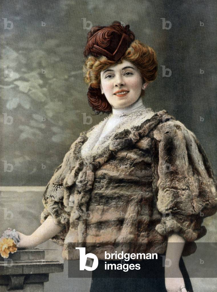 Bild von Fotografie "Die französische Komikerin Amelie Dieterle im Pelz von Max" 1908