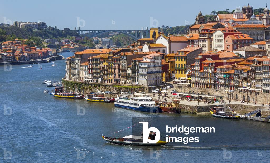 Porto gesehen über dem Fluss Douro, Portugal (Fotos)