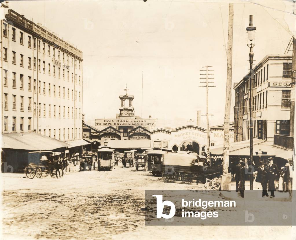 Bild von Fotografie "Market Street at Delaware River Front", c.1894 von American Photographer, b/w