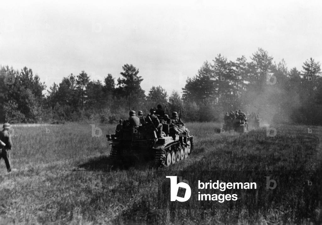 Image of German troops on the march on the Eastern Front, 1941