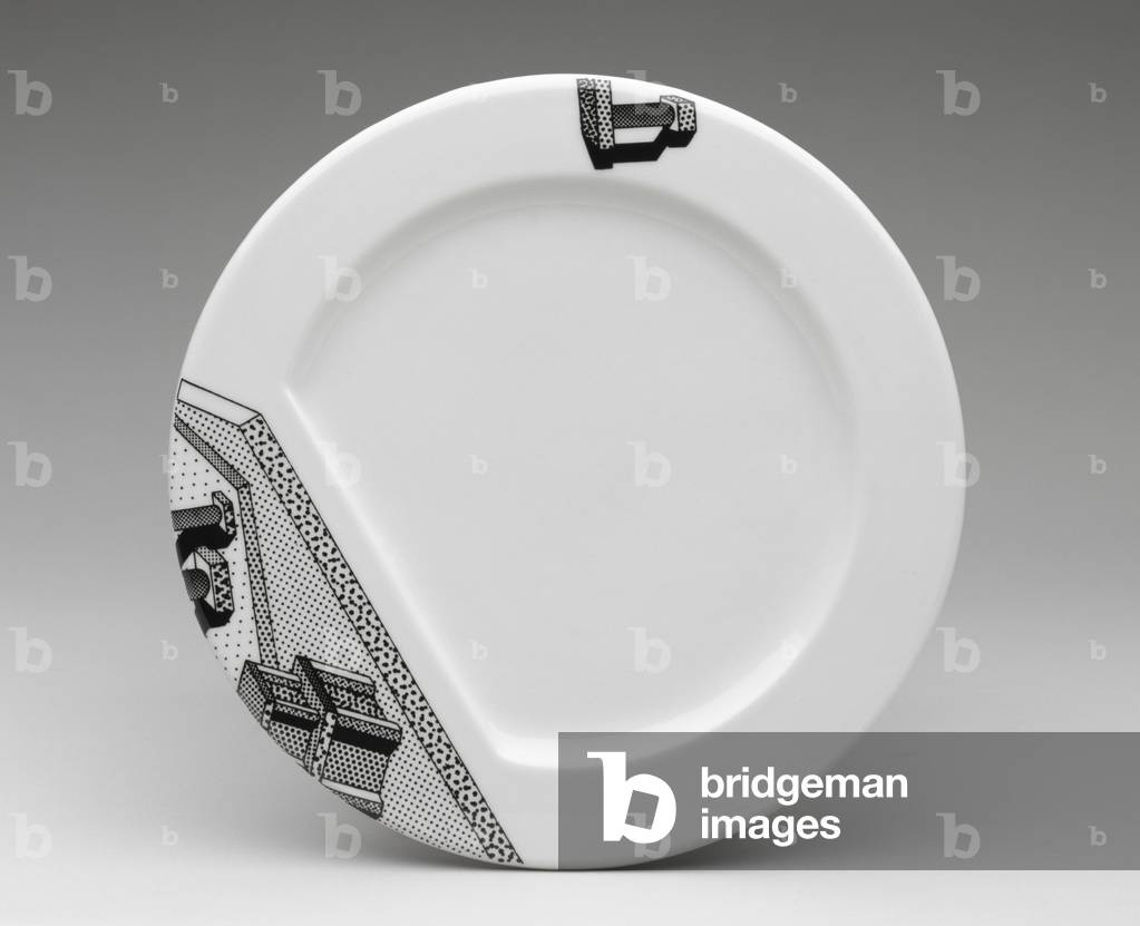 Image de Céramique représentant Assiette à salade Indivia 1985 par Ettore Sottsass II, b/w