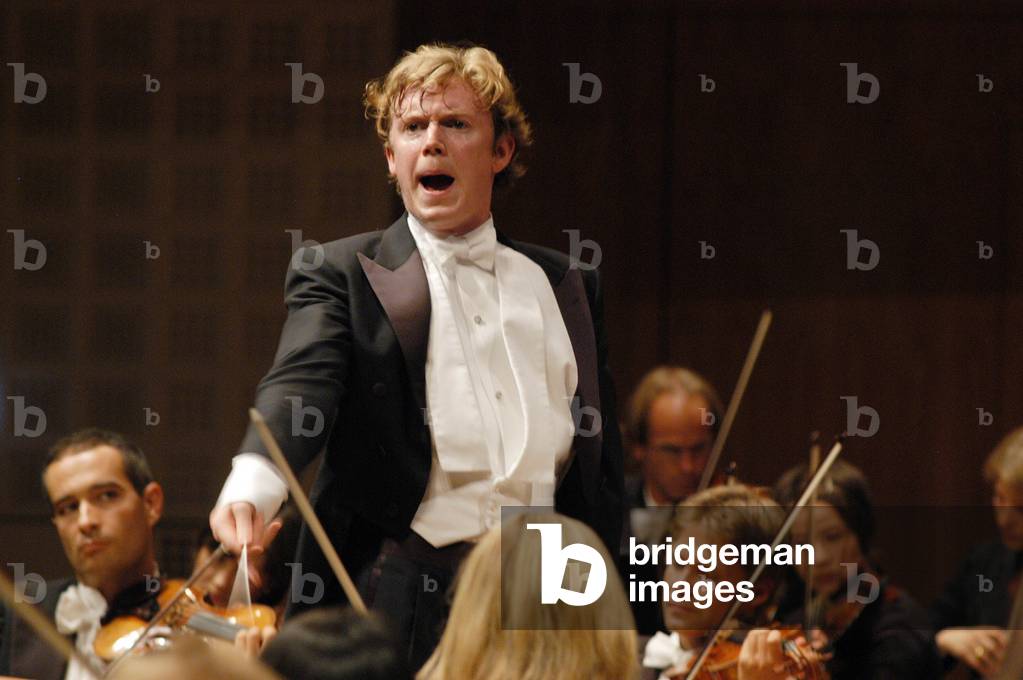 Daniel Harding conducting, b/w