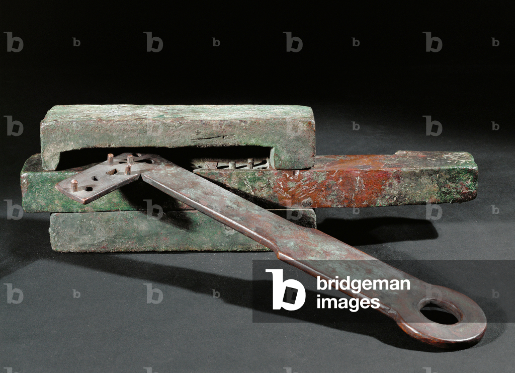 Lock and key. Bronze …