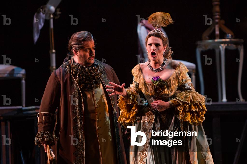 Immagine di Fotografia "Ainoha Arteta come Adriana e Luis Cansino come Michonnet nell'opera 'Adriana Lecouvreu