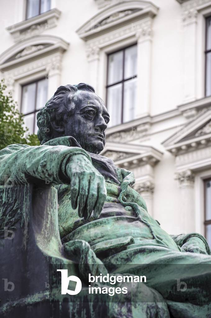 Bild von Fotografie "Goethe Statue von Burggarten"