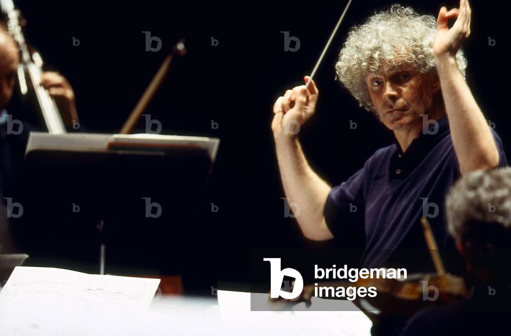 Simon Rattle dirige la Birmingham Symphony Orchestra alla Cité de la Musique, Parigi, 1999 (foto)