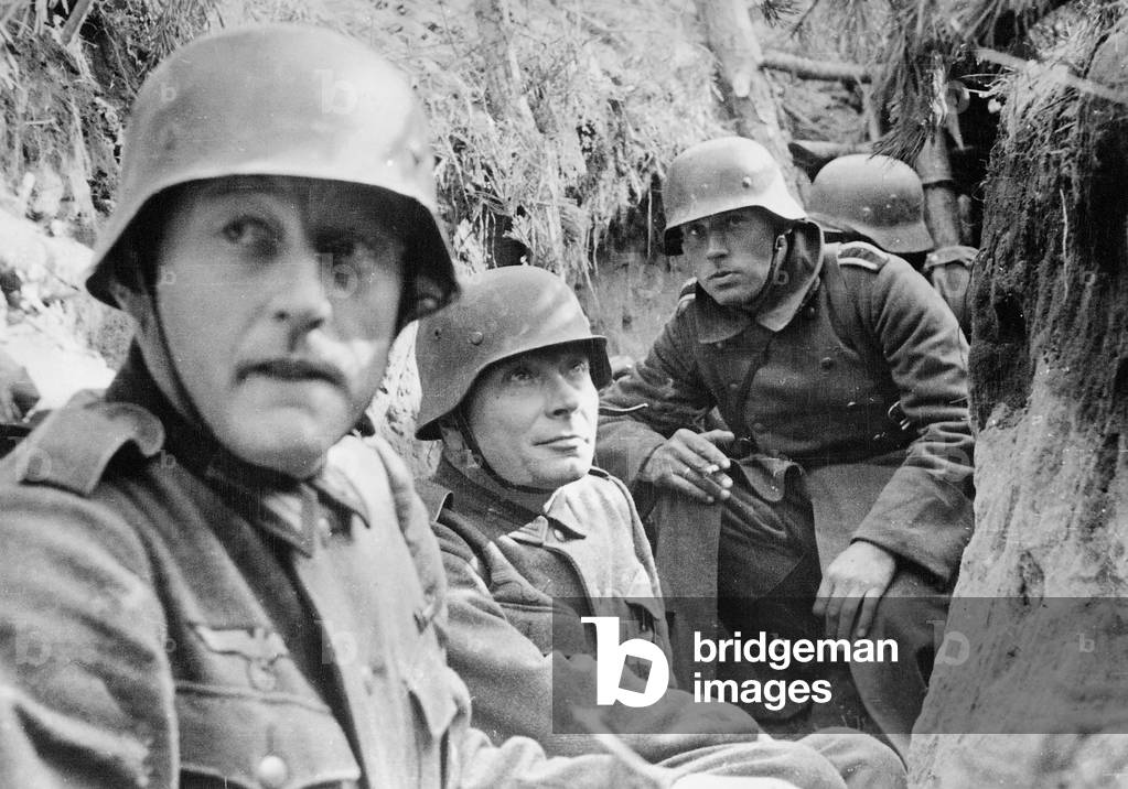 Image of German soldiers on the Eastern Front, 1941 (b/w photo)