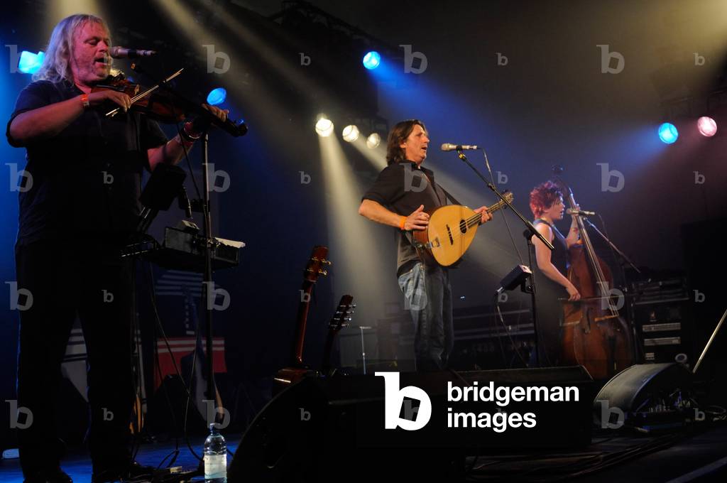 Image of Photography depicting Show of Hands with Miranda Sykes (photo) by Paul Tomlins