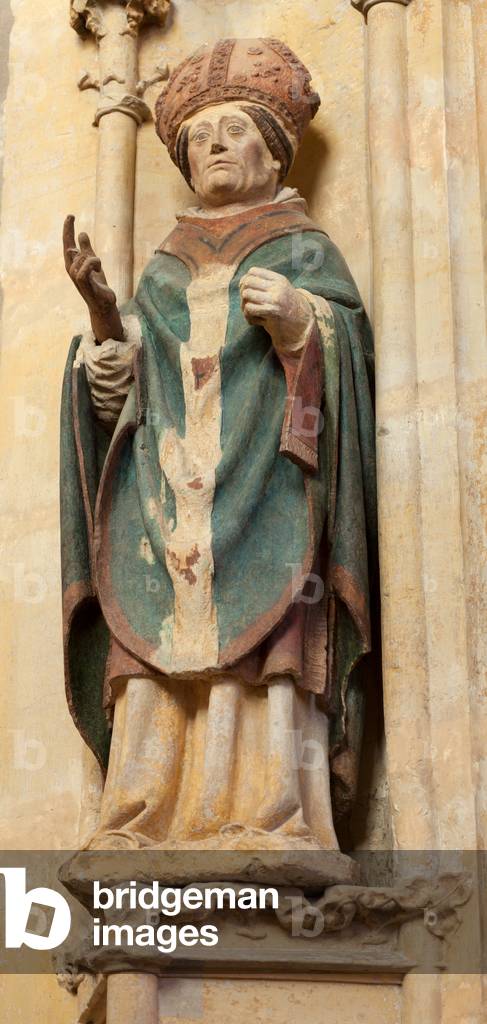 "Cattedrale (Cathédrale Saint-Étienne). Interno. Una statua. Pietra policroma."