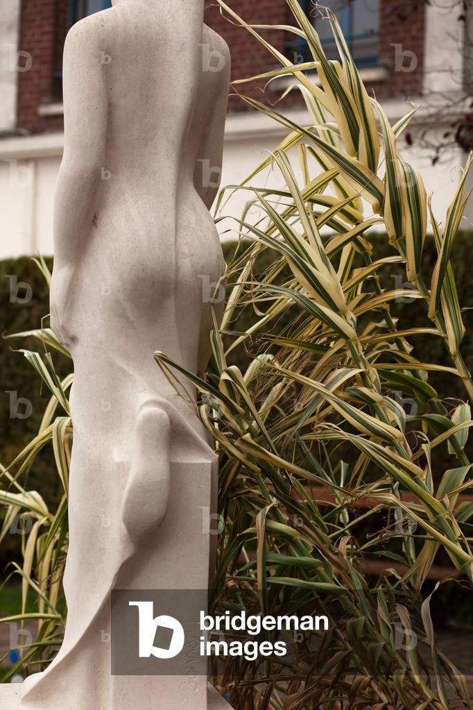 Eine Statue von Marie Fouré. 20. Jahrhundert.