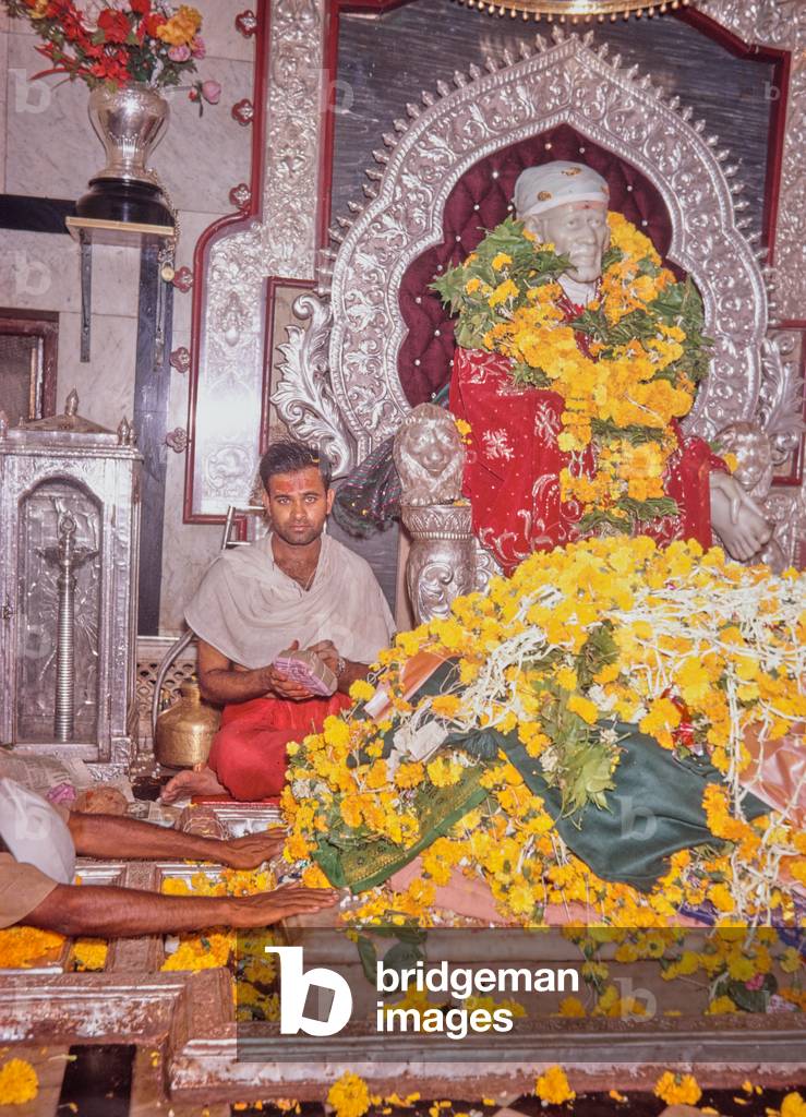 Anbetung am Schrein von Sai Baba, Puja, Indien, 1972 (Fotos)