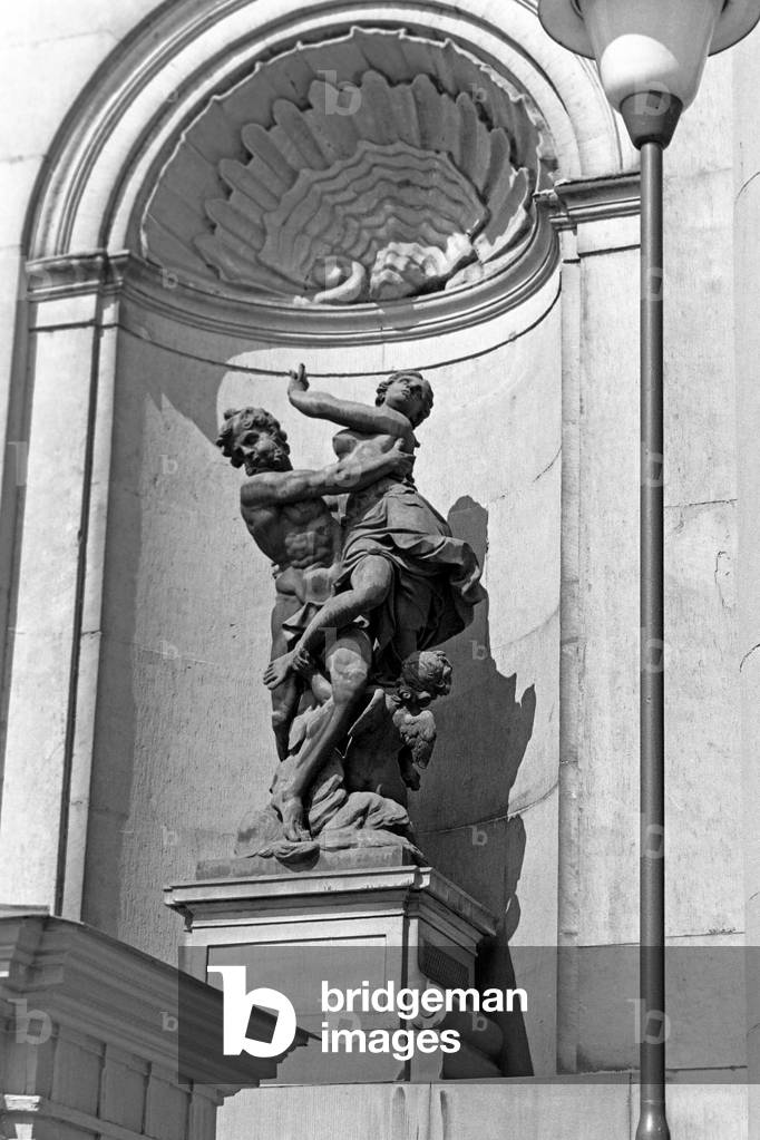 image-of-statues-allegory-at-stockholm-palace-stadsholmen-island
