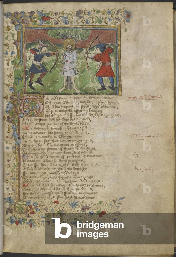 Miniatura di Edmund legata ad un albero e fucilato pieno di frecce da due invasori vichinghi, con una iniziale