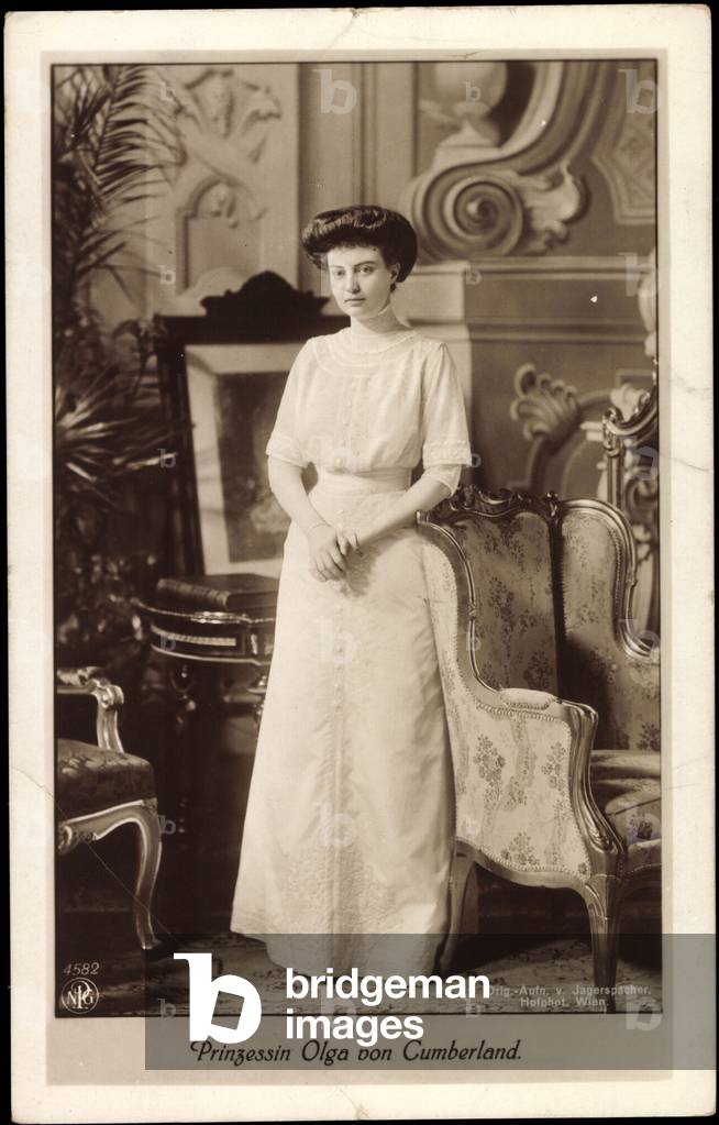 Ak Princess Olga von Cumberland, NPG 4582, ritratto in piedi (foto b/n)