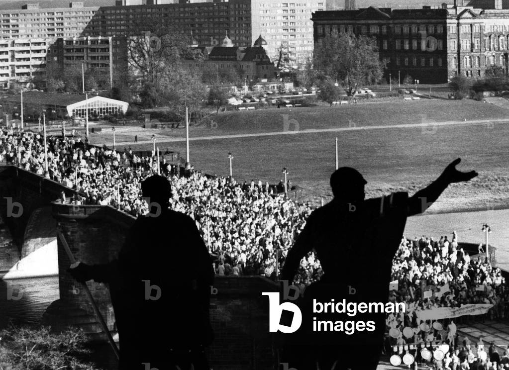 Immagine di Fotografia "Manifestazione a Dresda", b/w