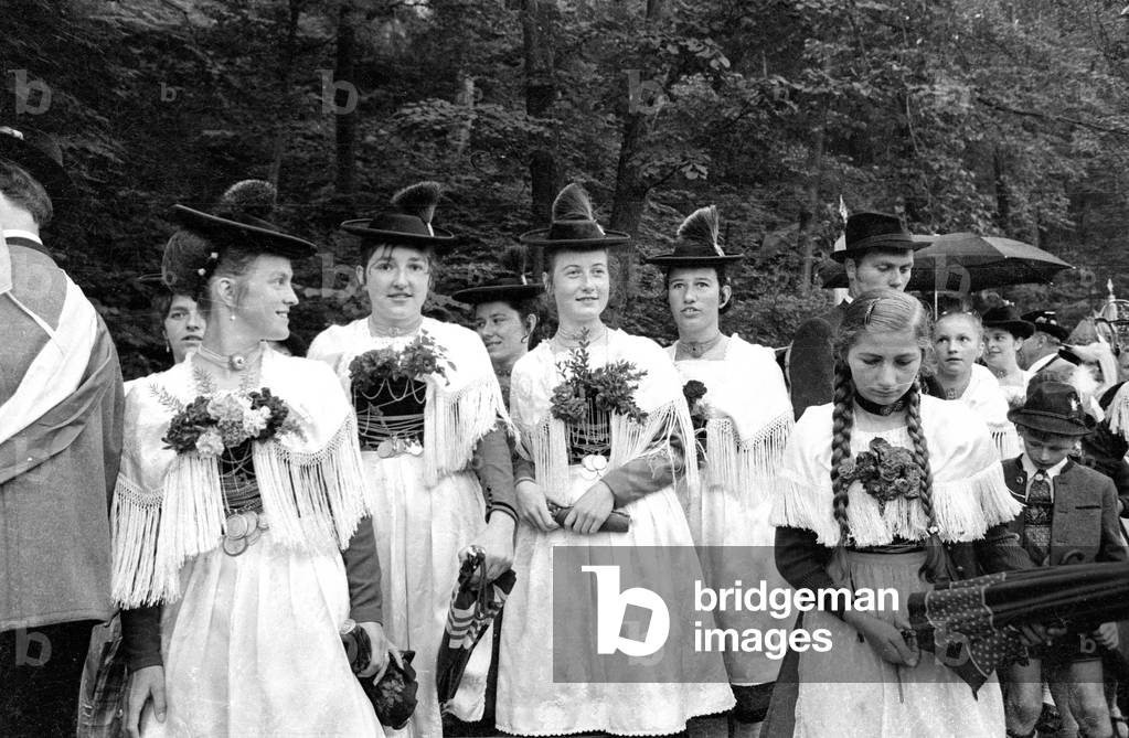 Immagine di Fotografia "Tradizionale sfilata in Baviera" 1971