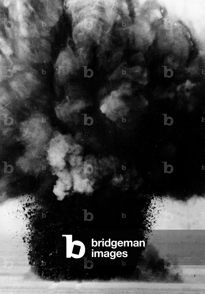 Image de Photographie représentant Explosion d'une mine marine 1944