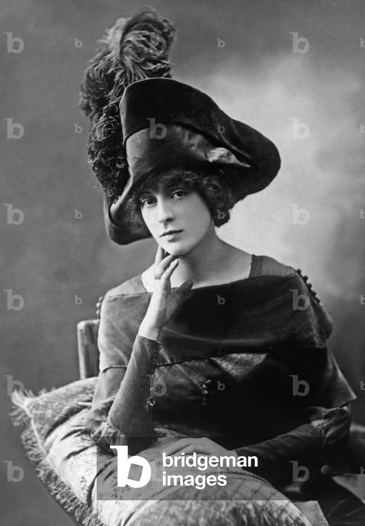 "Hutmode" 1911, b/w