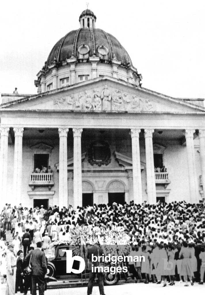 Mourners for assassinated dictator, Rafael Trujillo, at the Presidential Palace, Ciudad Trujillo. June 1961. H