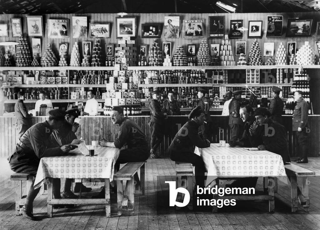 Immagine di Fotografia "Interno di una mensa inglese ad Abbeville (Somme) nel giugno 1916" 1916, b/w